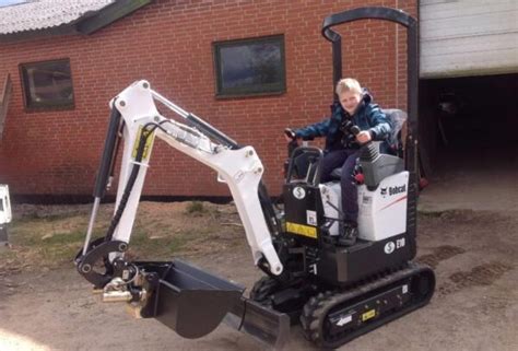 bobcat e10 mini excavator specs|bobcat e10 price new.